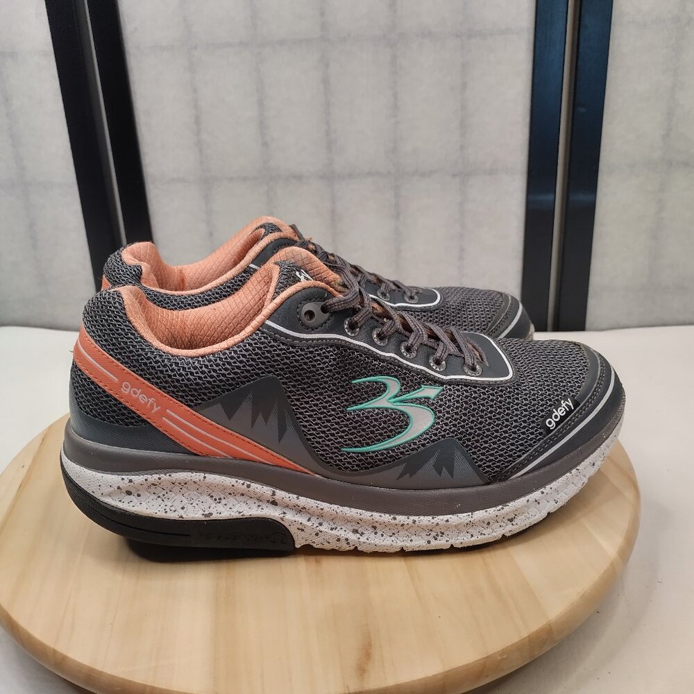 GDefy Gravity Defyer Gray Salmon Mighty Walk Gym Shoe Sneakers Women US 11